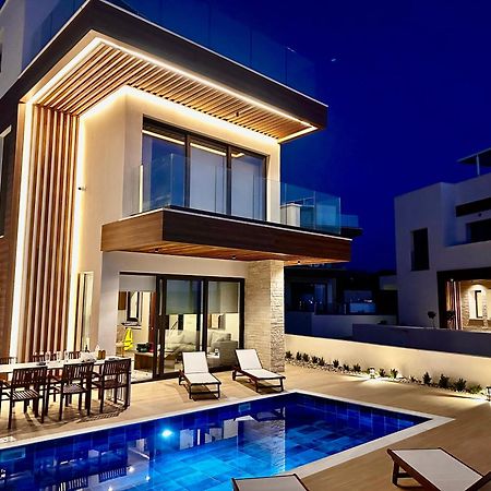 Santa Barbara Seafront Villas W Jacuzzi Pool Paphos Eksteriør billede