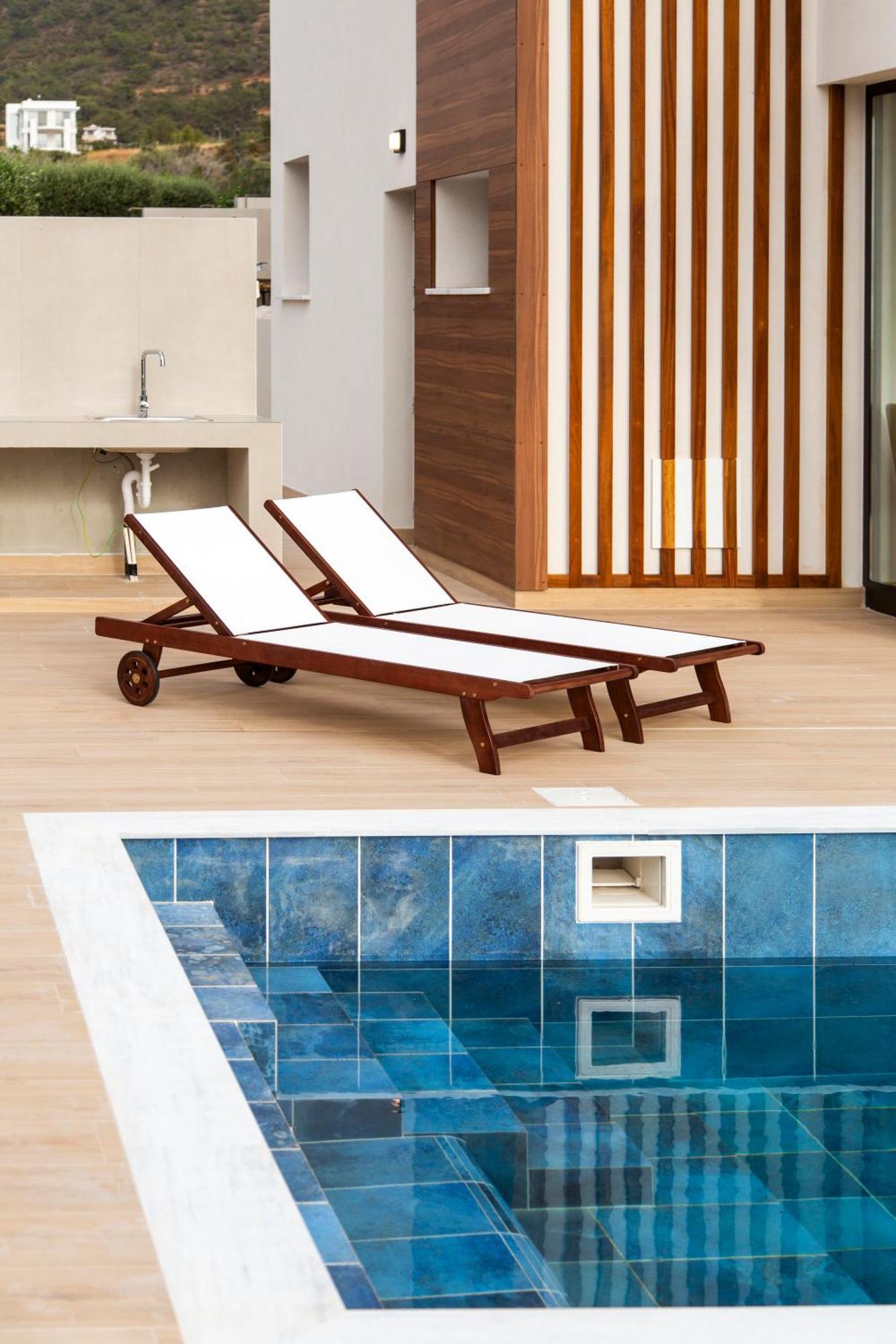 Santa Barbara Seafront Villas W Jacuzzi Pool Paphos Eksteriør billede