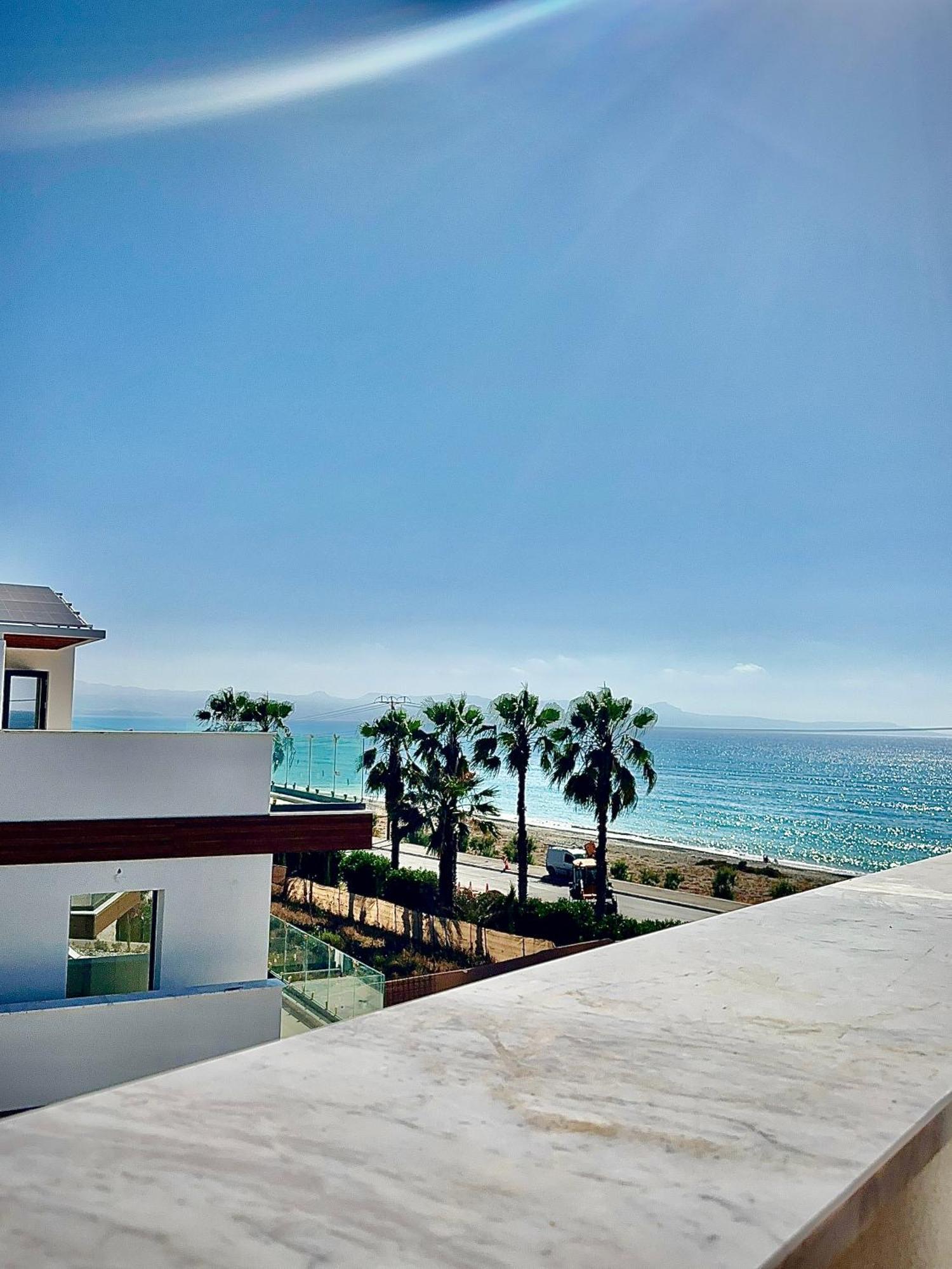 Santa Barbara Seafront Villas W Jacuzzi Pool Paphos Eksteriør billede