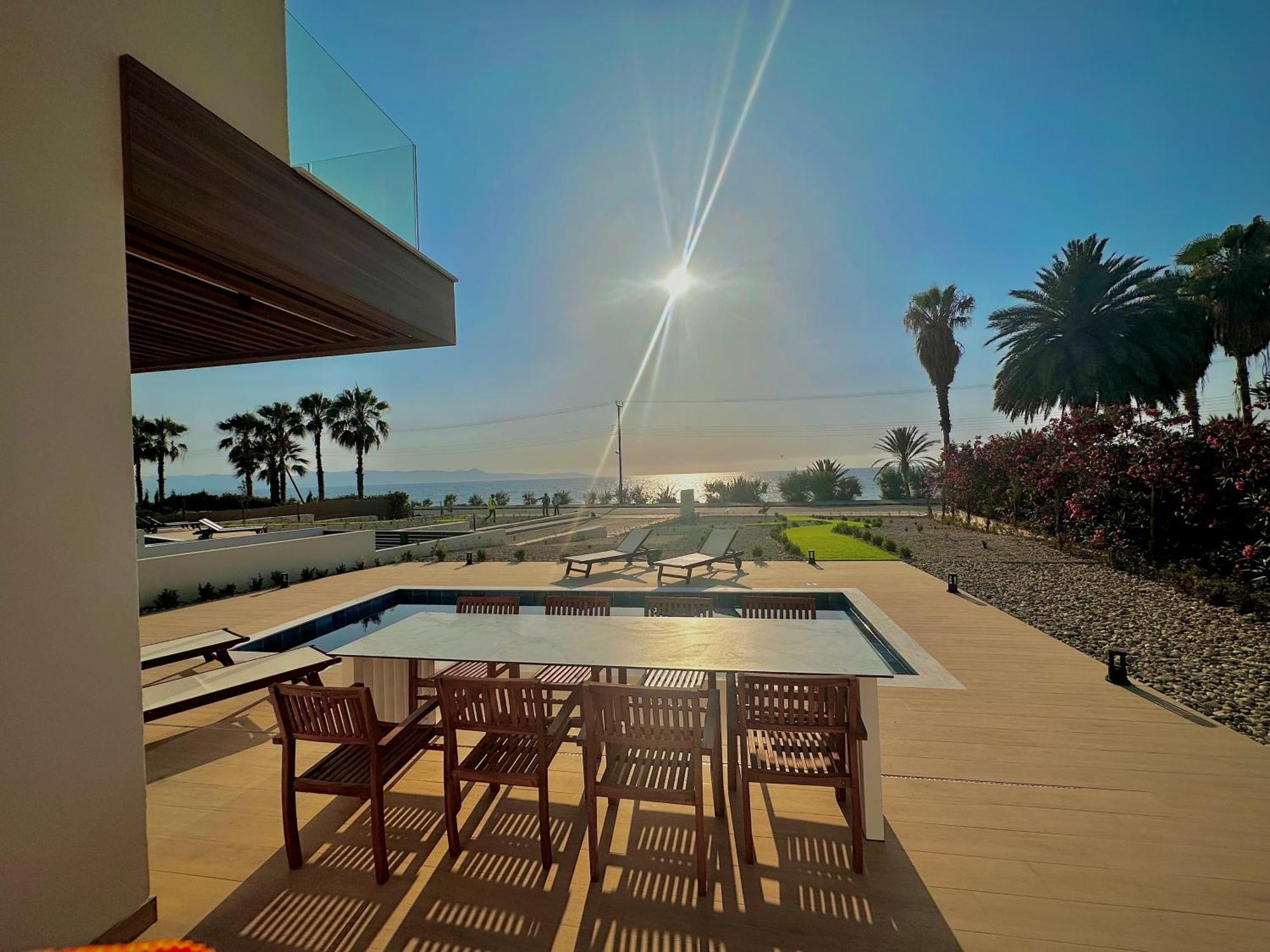 Santa Barbara Seafront Villas W Jacuzzi Pool Paphos Eksteriør billede